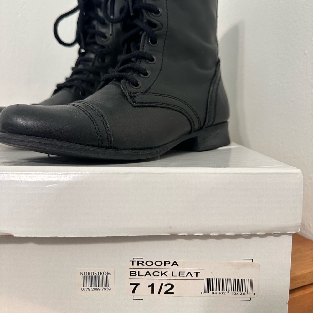 Steve Madden Combat Boots 7.5 - Picture 7 of 7